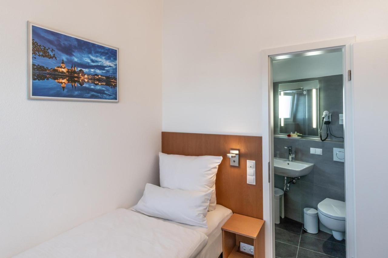 Hotel Elysee Seligenstadt Exterior photo